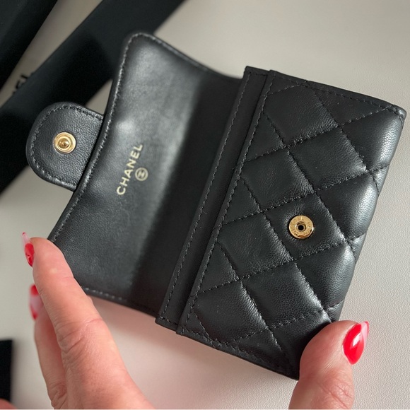Chanel quilted card holder wallet - Picture 5 of 5